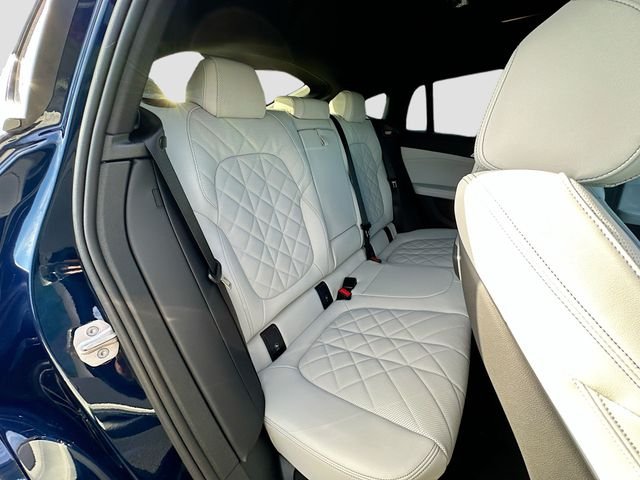 New 2027 Blue BMW xDrive40i image 18