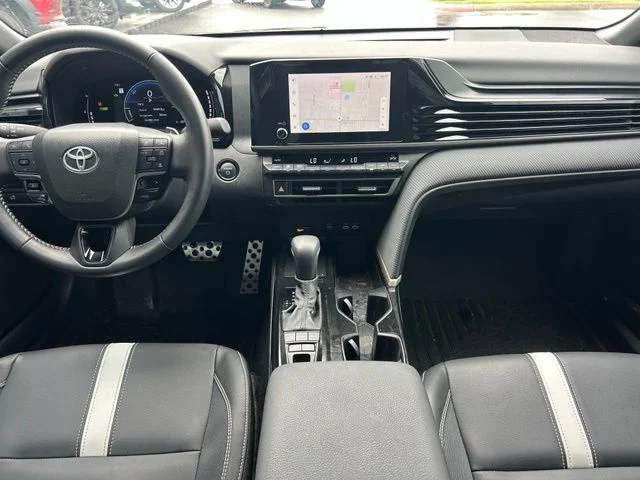 Used 2025  Toyota SE image 11