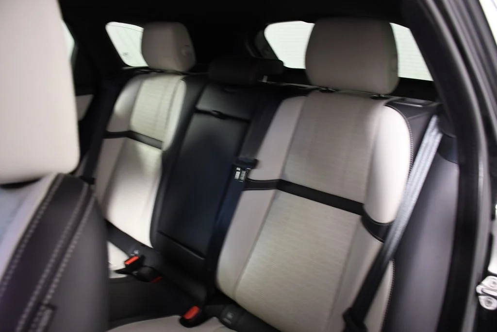 Used 2018 Santorini Black Land Rover HSE R-Dynamic image 28