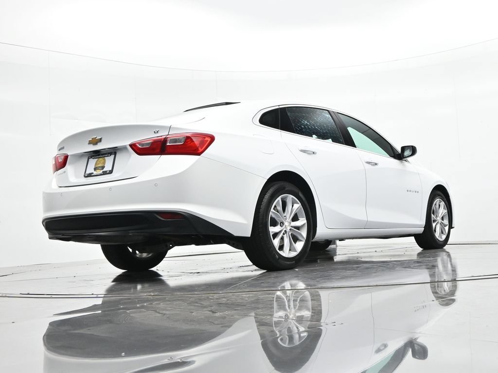 Used 2025 White Chevrolet LT image 21