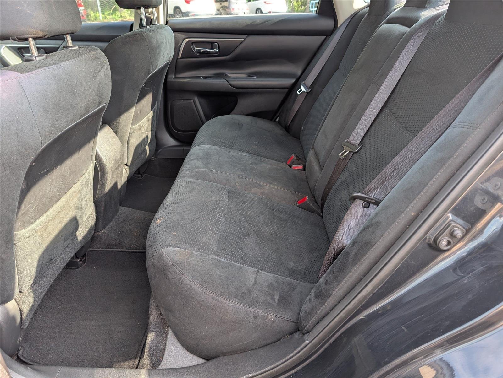 Used 2015 Storm Nissan 2.5 S image 32