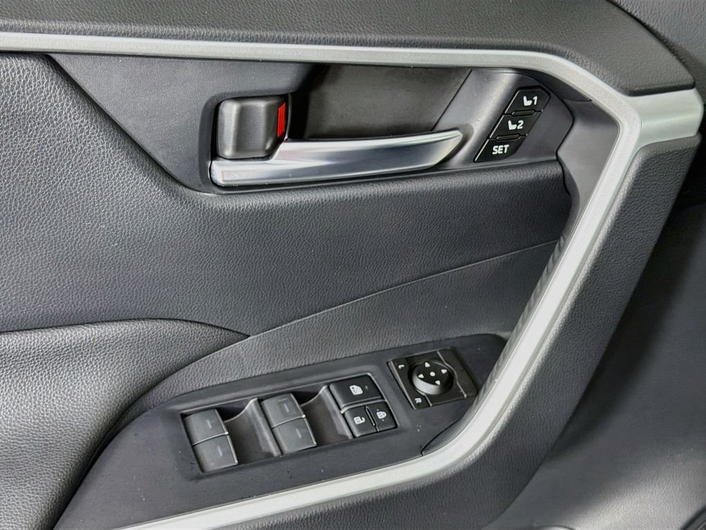 Used 2023 Gray Toyota XLE Premium image 23
