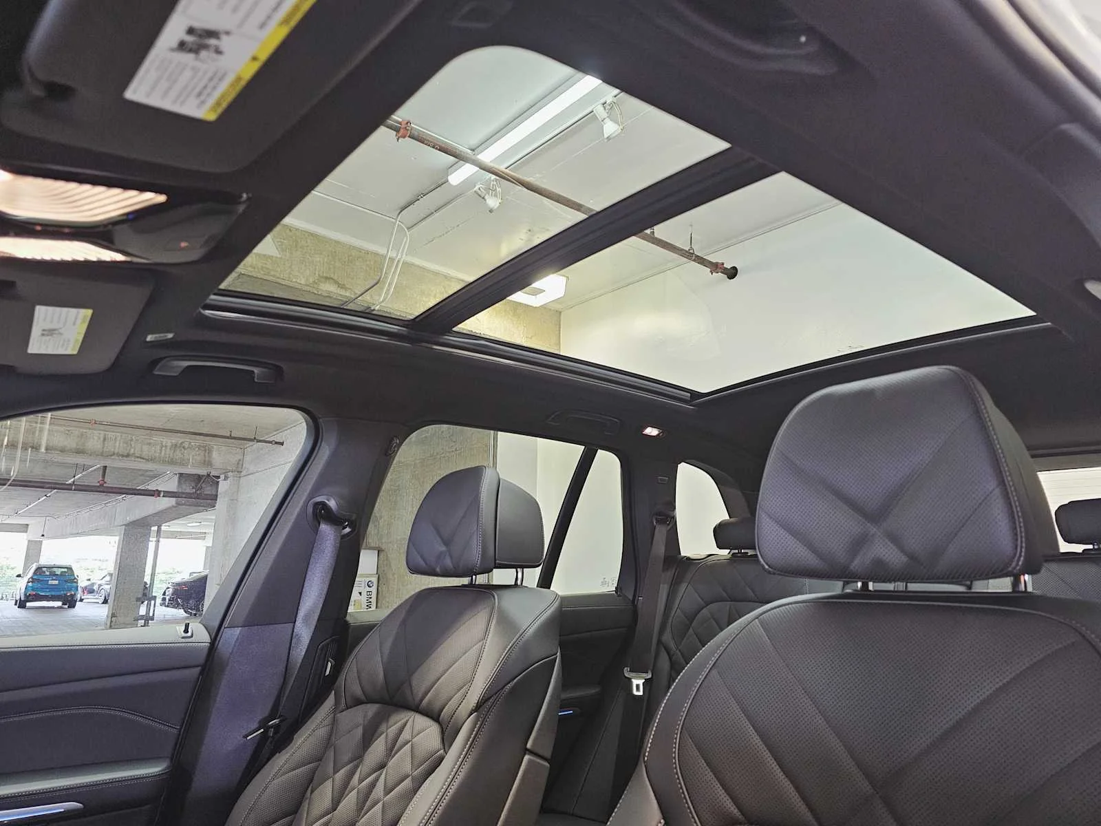 2026 BMW X5 50e - Photo 24