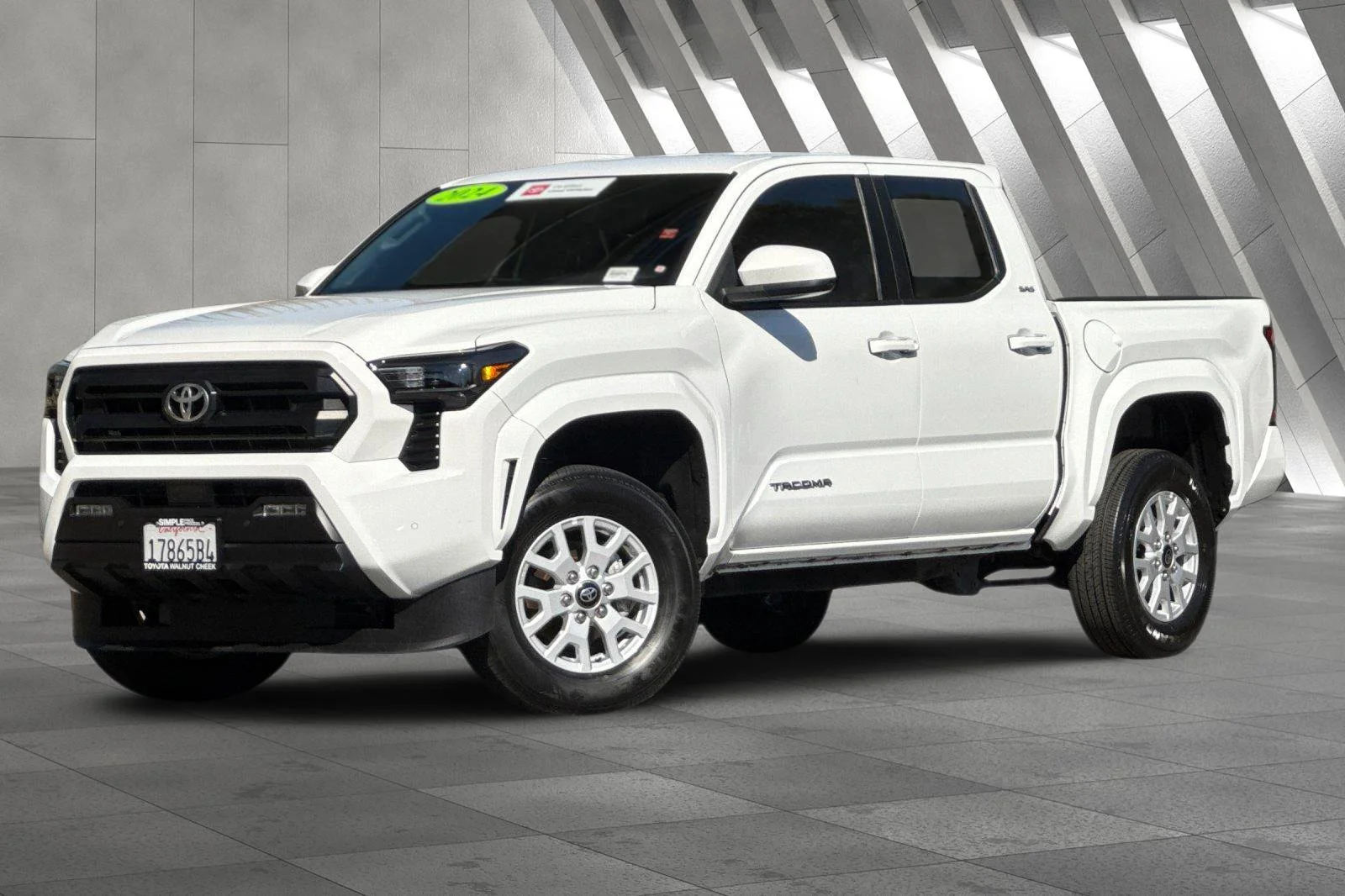 2024 Toyota Tacoma SR5 - Photo 2