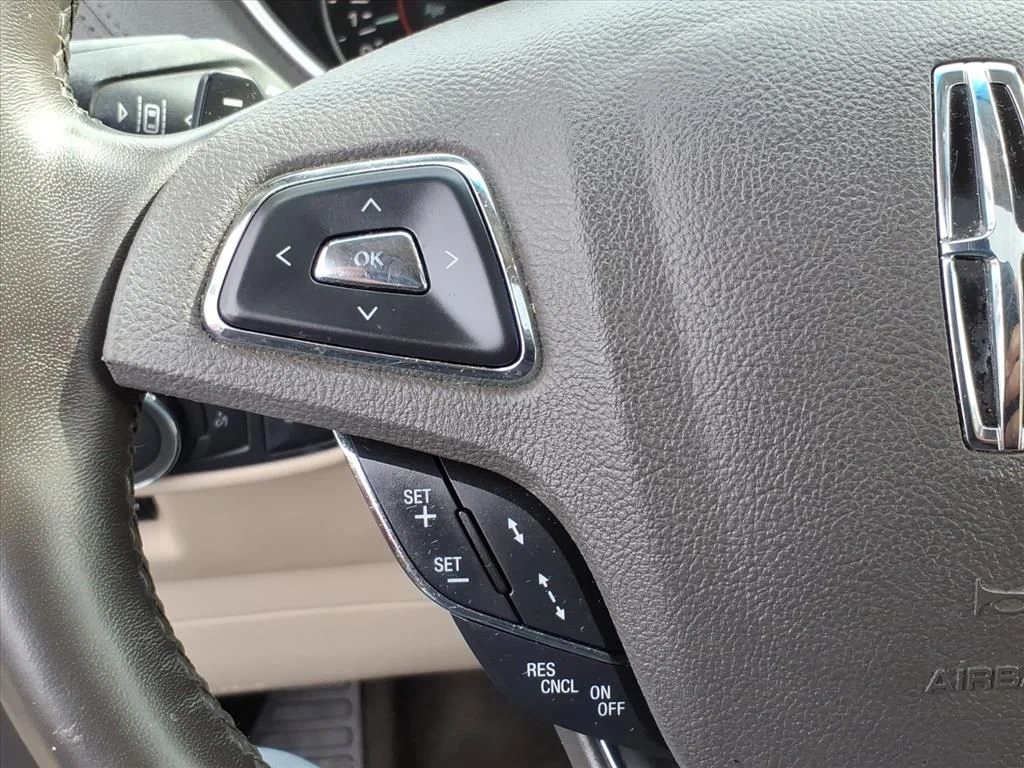 Used 2018 Blue Lincoln Reserve image 15