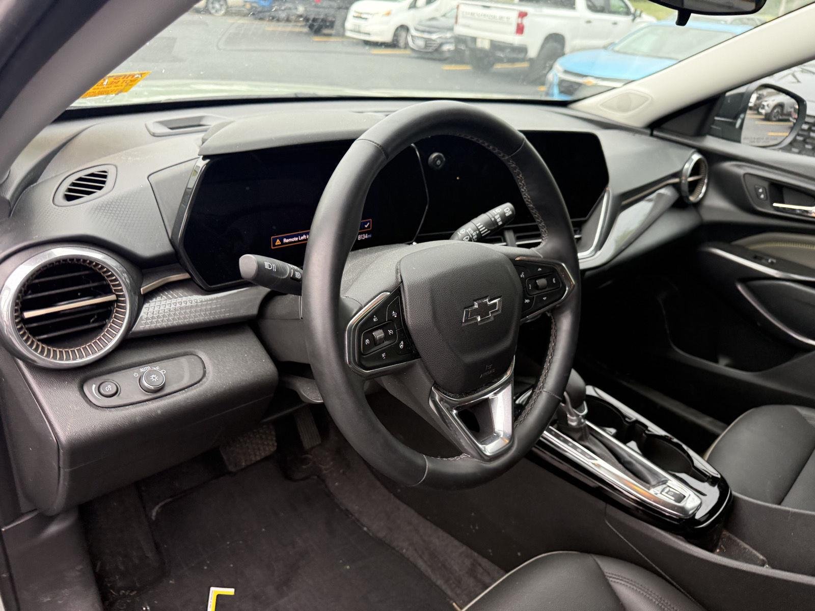Used 2025 Cacti Green Chevrolet ACTIV image 12