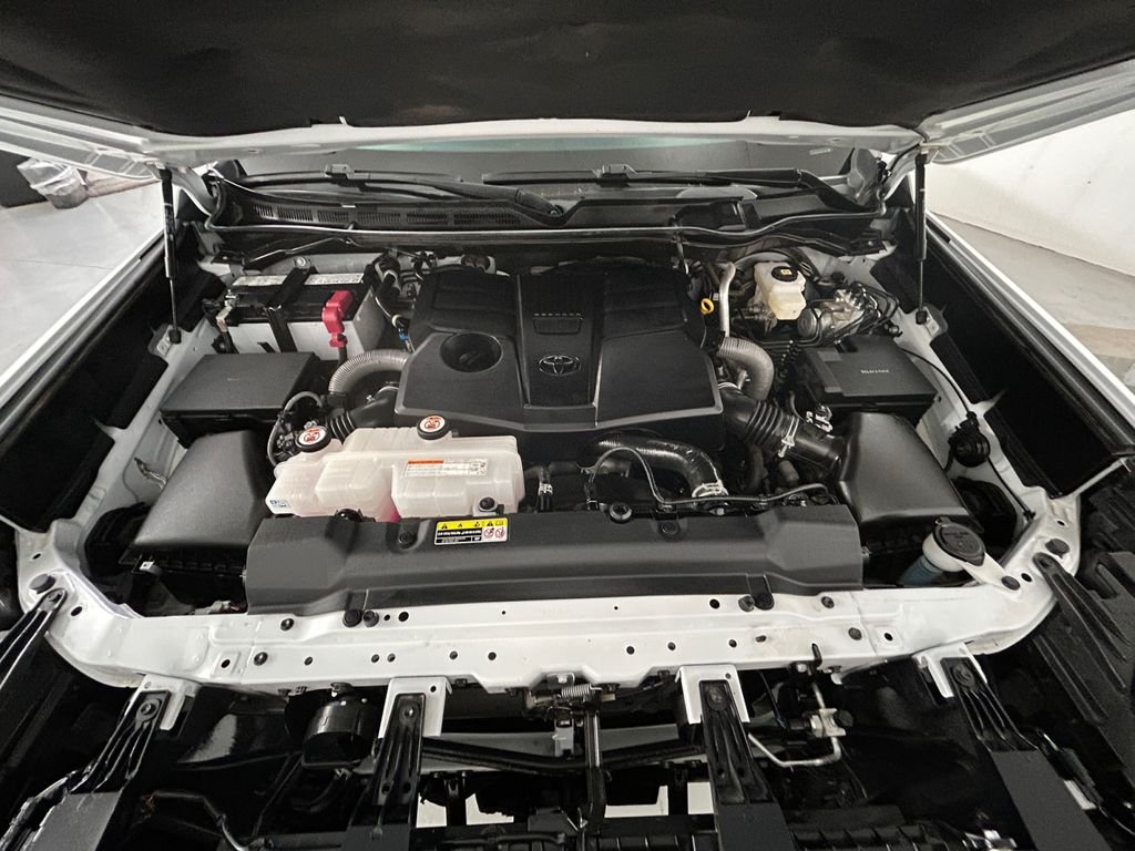 Used 2024 White Toyota SR5 image 21
