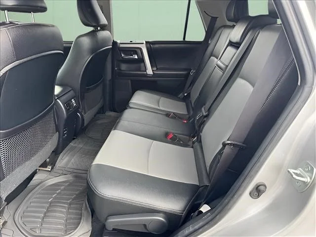 Used 2016 Silver Toyota SR5 Premium image 10