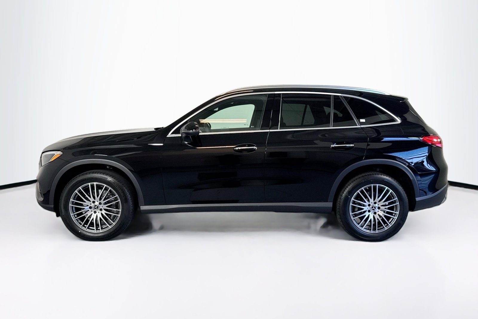 New 2026 Black Mercedes-Benz GLC 300 image 8