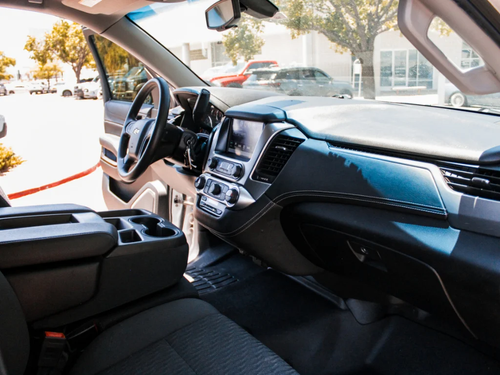 Used 2018 Silver Chevrolet  image 24