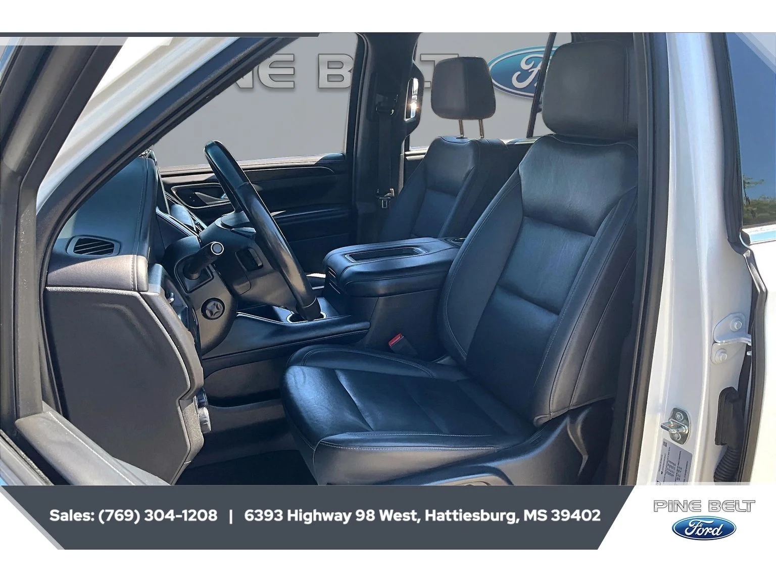 Used 2022 Iridescent Pearl Tricoat Chevrolet LT image 18