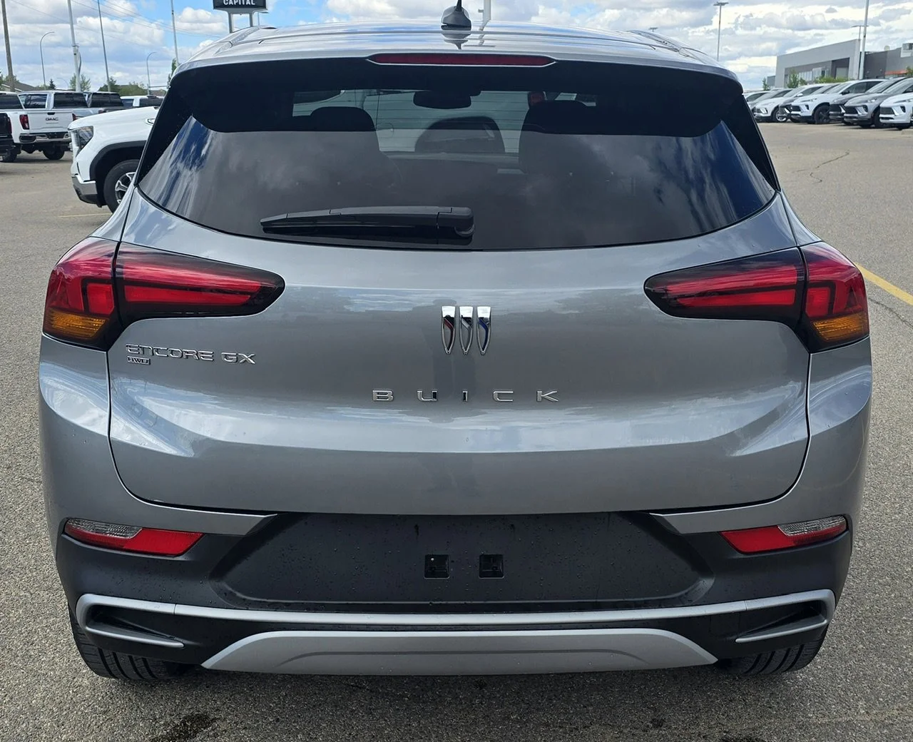 Used 2025 MOONSTONE GREY Buick Preferred AWD image 4