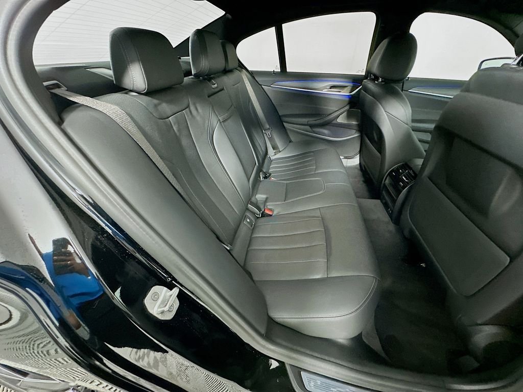 Used 2021 Black Sapphire Metallic BMW 540i image 28
