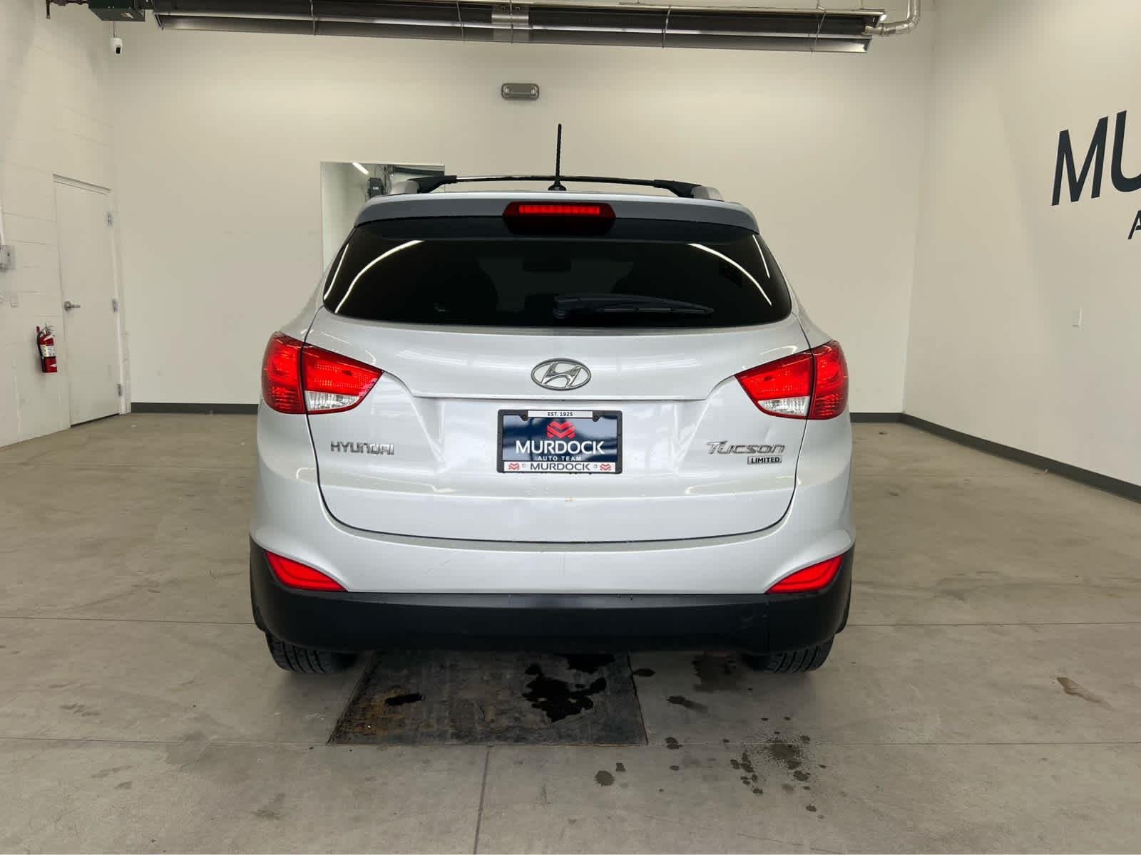 Used 2013 Diamond Silver Hyundai Limited image 3