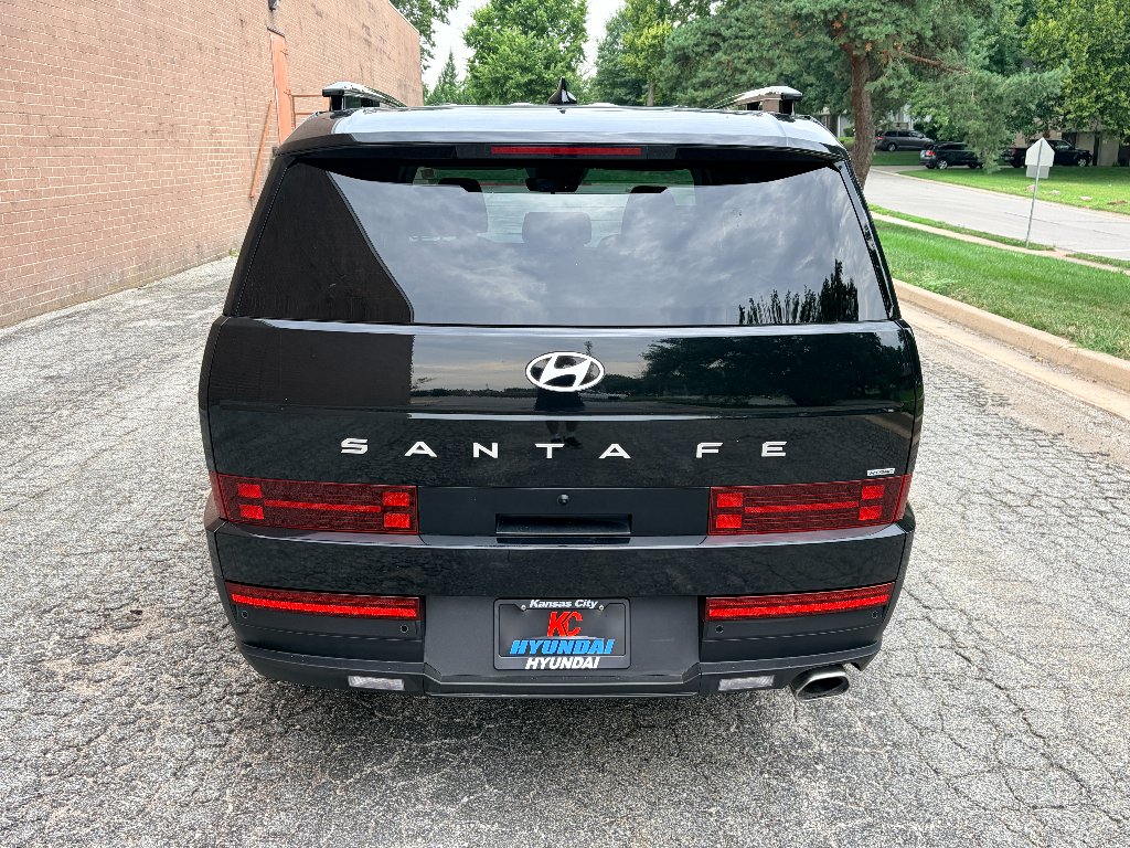 Certified Used 2025 Phantom Black Hyundai SEL image 4