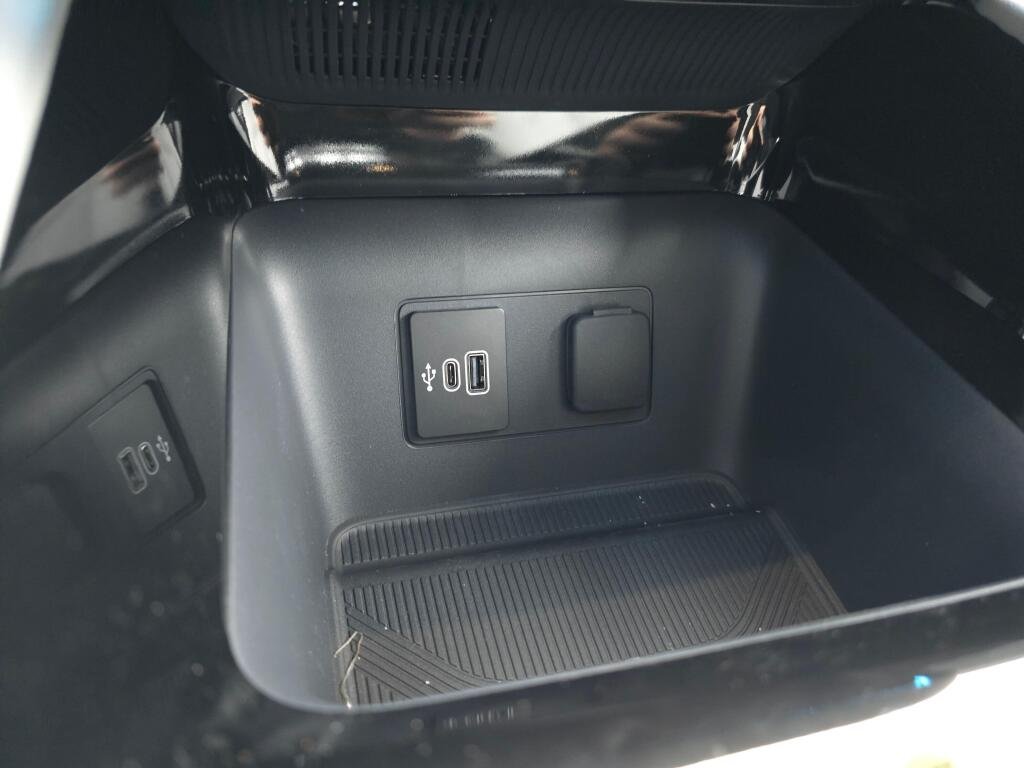 2026 Ford Explorer Platinum - Photo 27