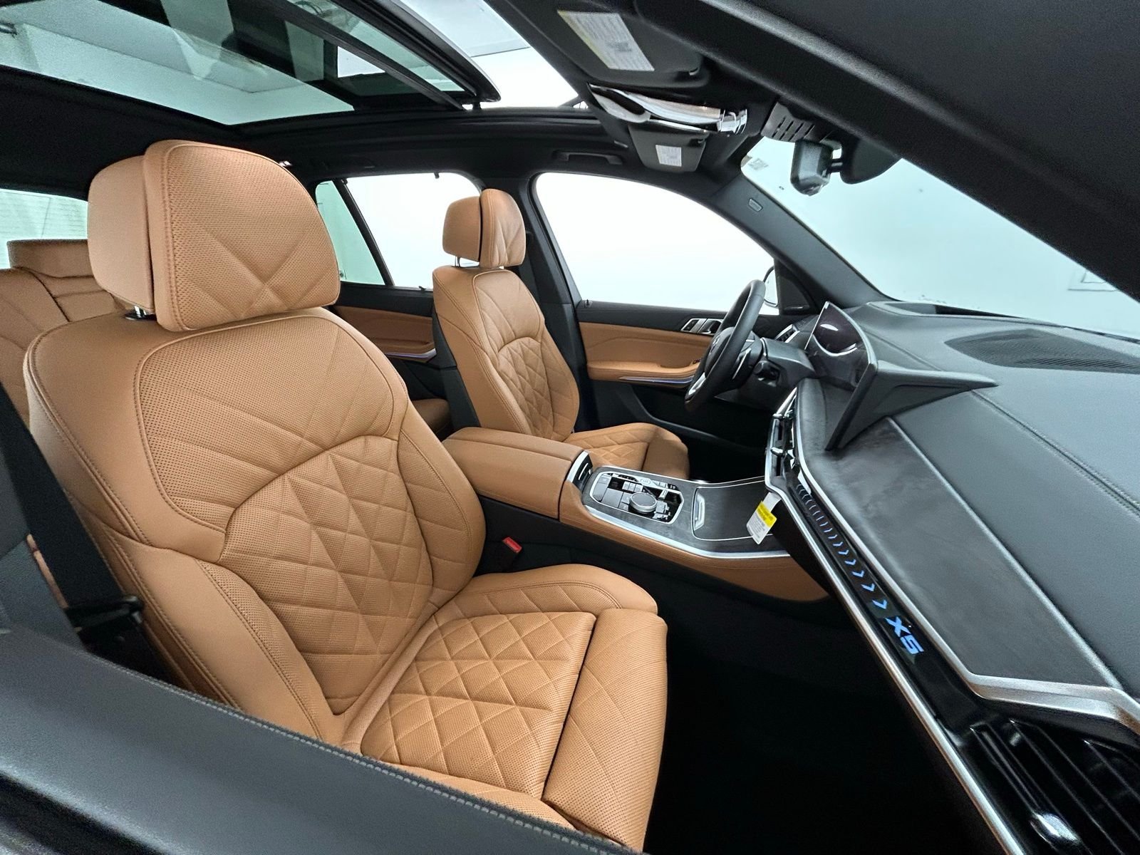 New 2026 Black Sapphire Metallic BMW xDrive40i image 74