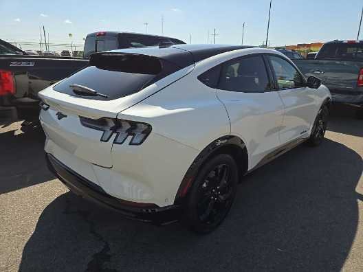 Used 2023 Star White Metallic Tri-Coat Ford Premium image 3