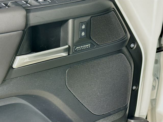 New 2026 Fuji White Land Rover X-Dynamic SE image 21