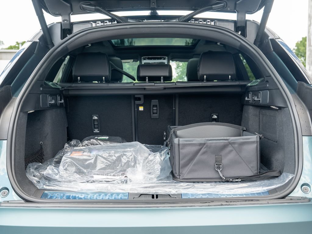 New 2026 Green Land Rover  image 25