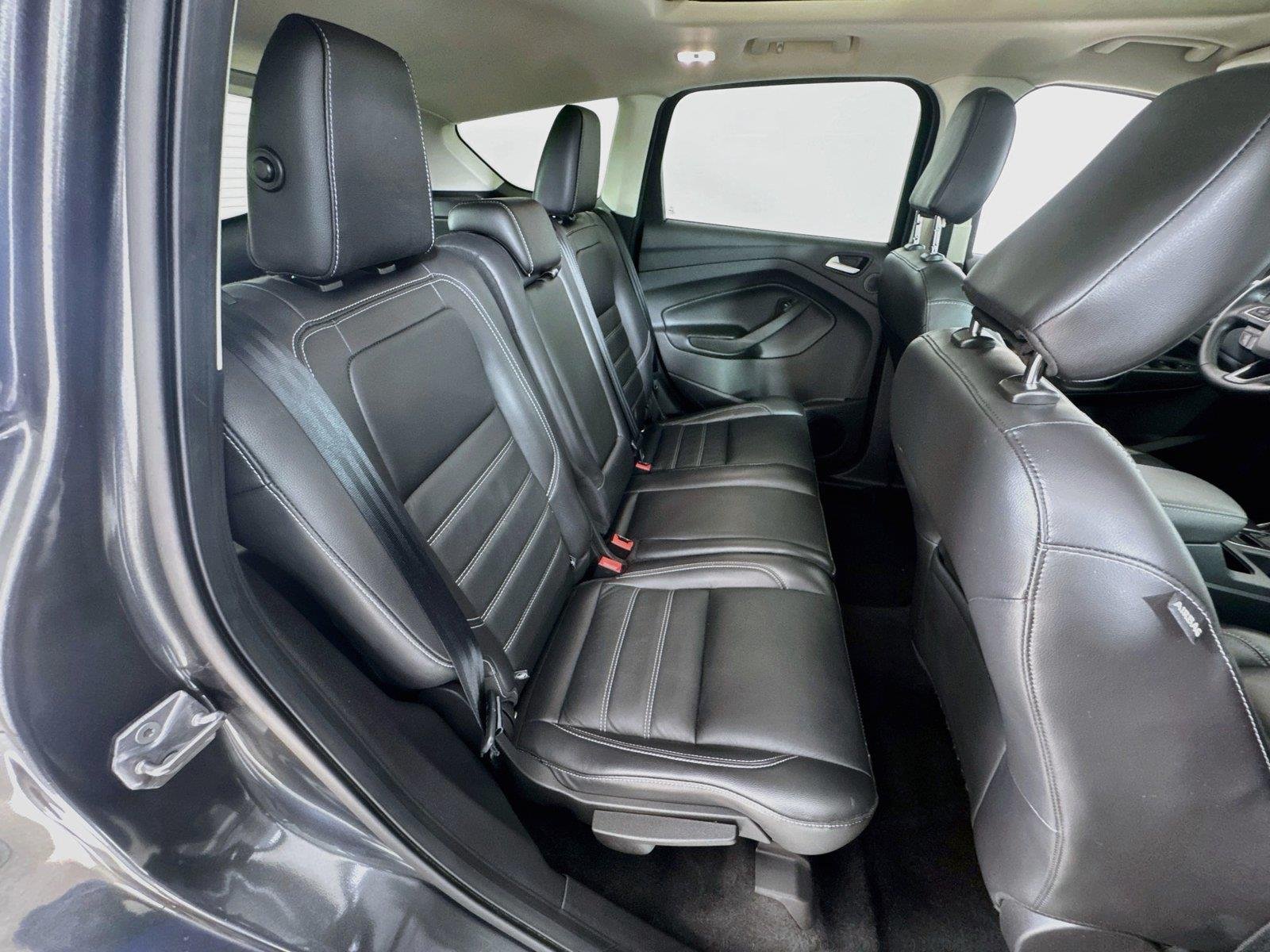Used 2019 Magnetic Ford Titanium image 27