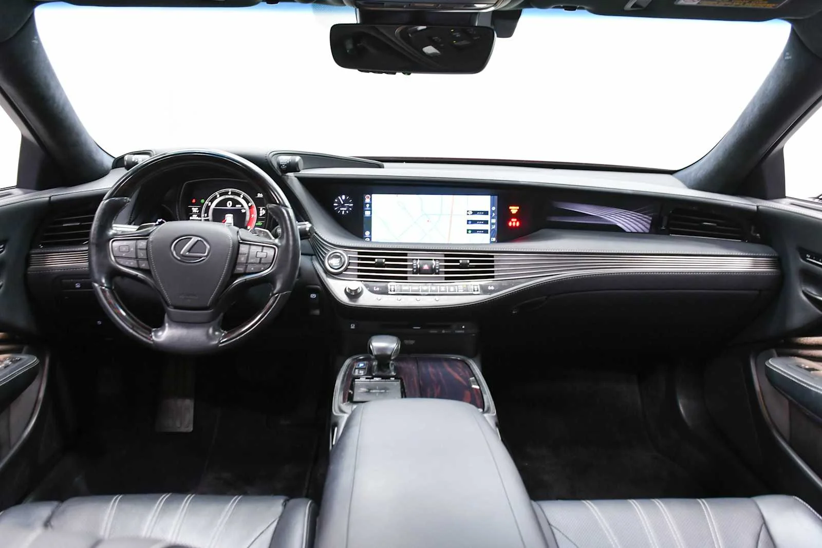 Used 2018 Matador Red Mica Lexus  image 18
