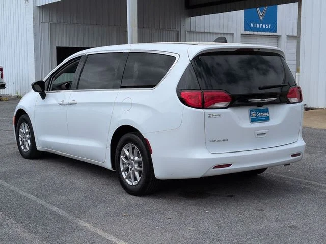 Used 2024 White Chrysler LX image 3