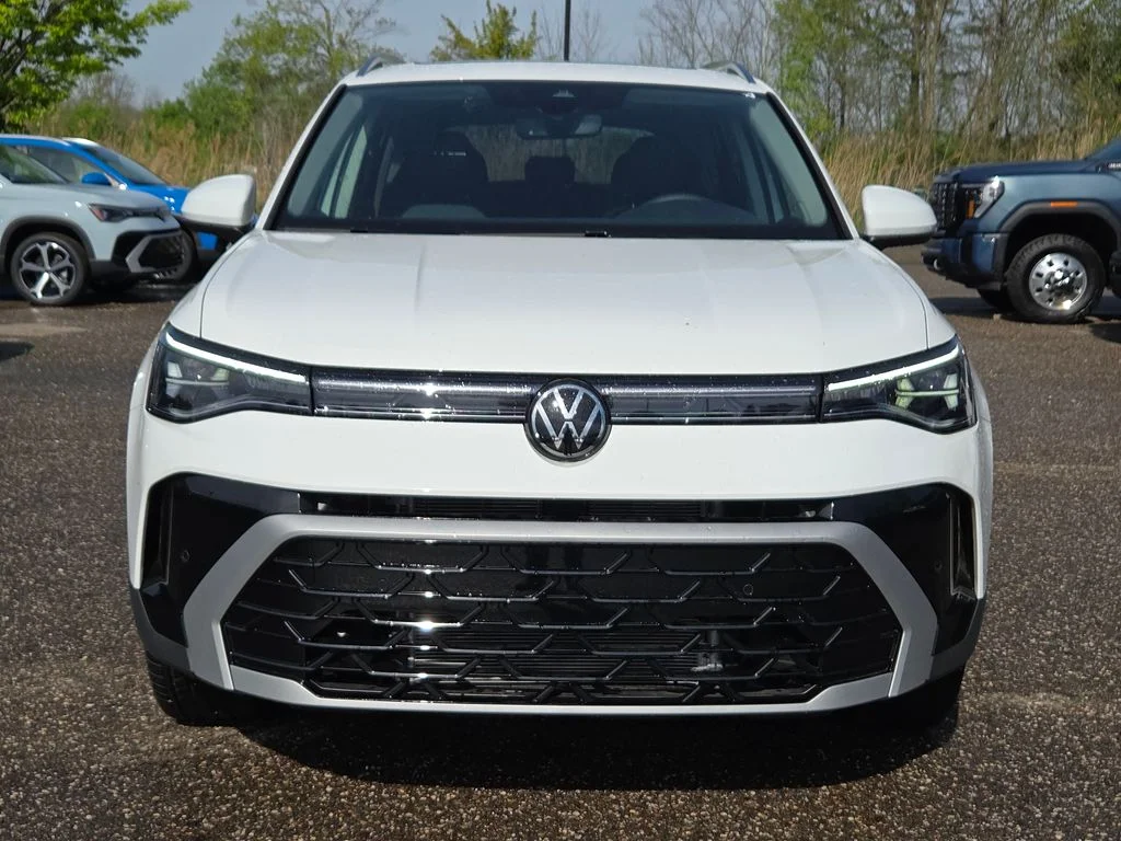 New 2026 Pure White Volkswagen 1.5T SEL image 2