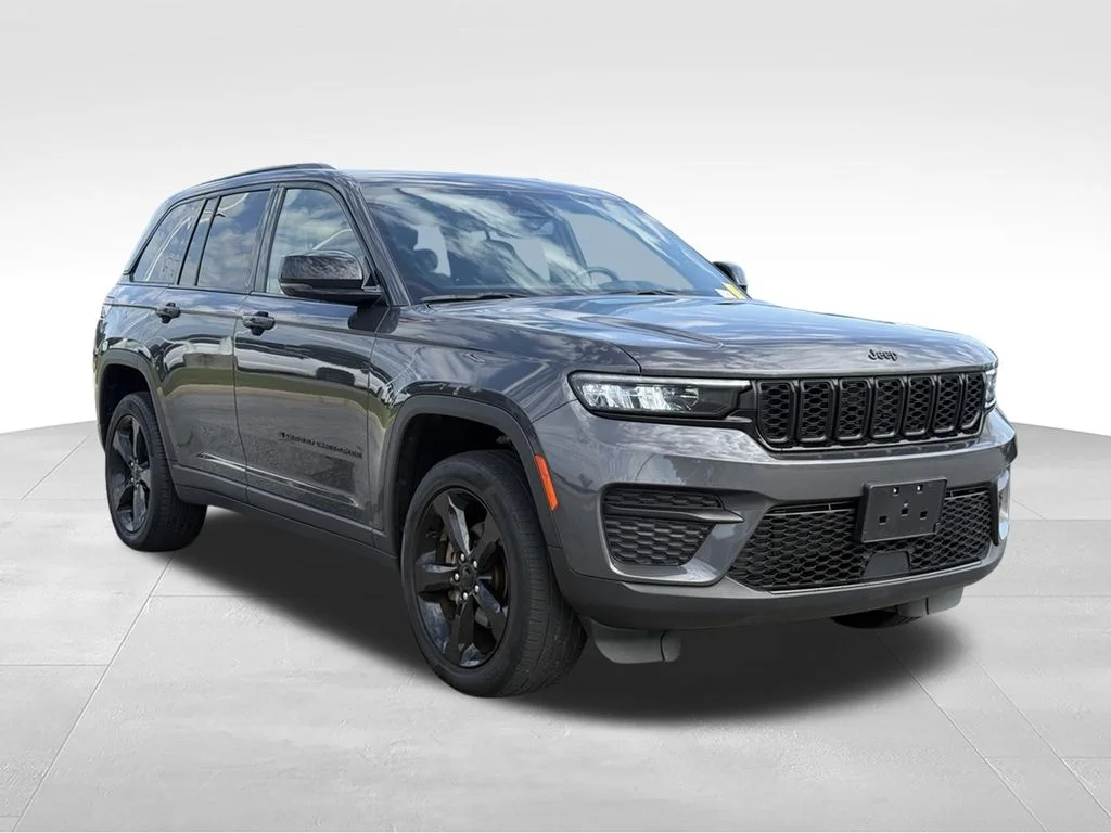 Used 2023 Gray Jeep Altitude X image 28
