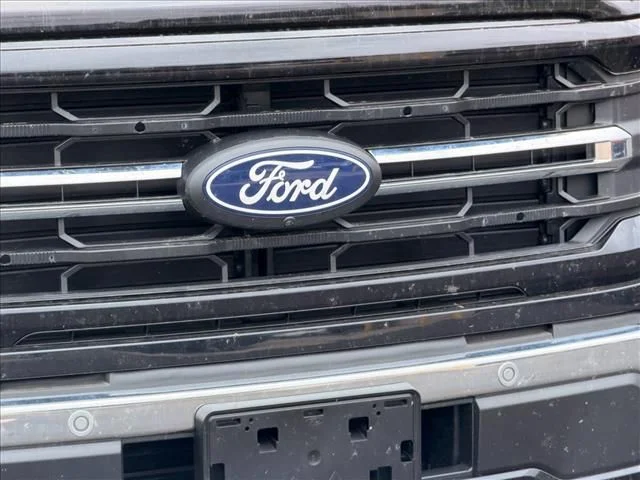 Used 2024 Black Ford XLT image 6
