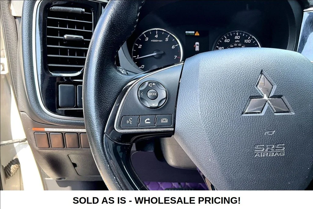 Used 2017  Mitsubishi  image 11