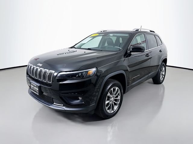 Used 2019 Black Jeep Latitude Plus image 3