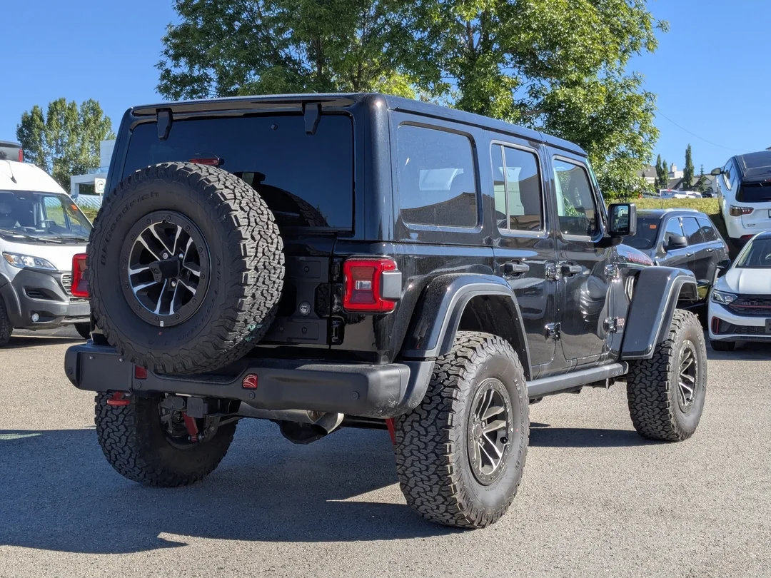 New 2025 Black Jeep Rubicon X - - 4x4 - 35 INCH A/T TIRES - Trailer Tow Group - Offroad Cam & More! image 8