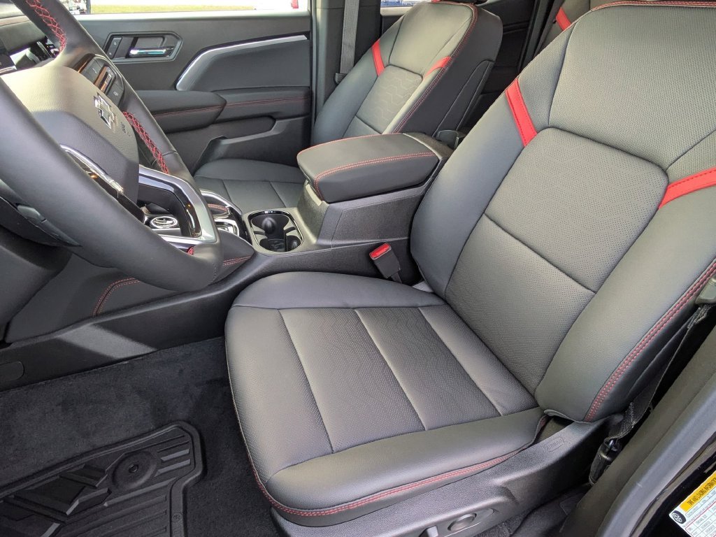 2026 Chevrolet Colorado Z71 - Photo 14