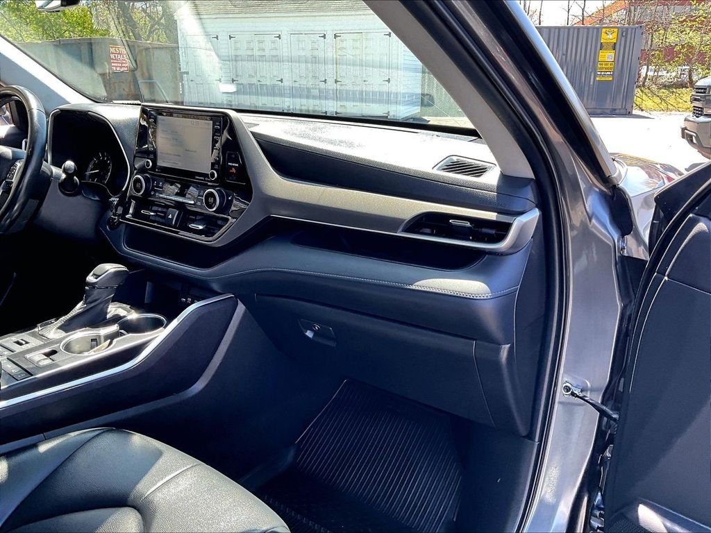 Used 2021 Gray Toyota XLE image 13
