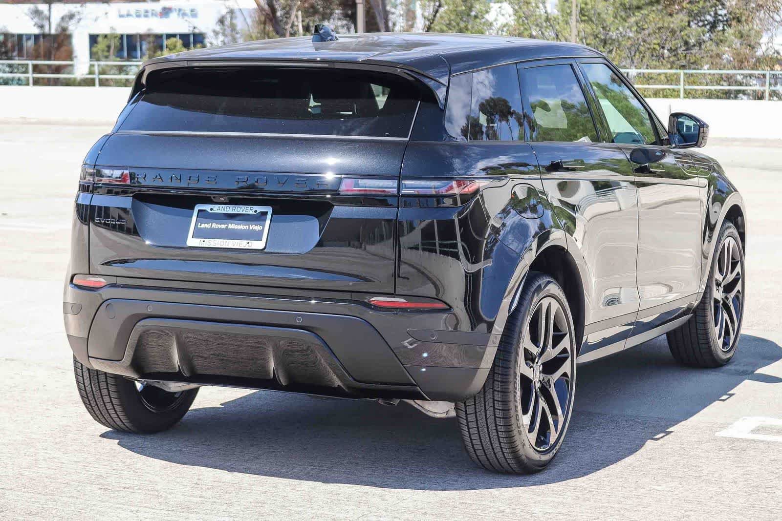 New 2026 Santorini Black Land Rover Core S image 6