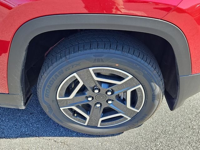 New 2026 Red Hot Pearl-Coat Exterior Paint Jeep Laredo image 25