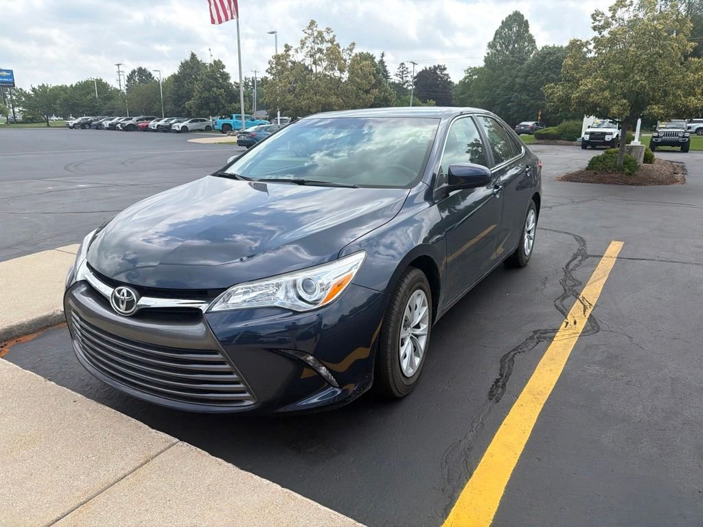 Used 2015 Blue Toyota LE image 5
