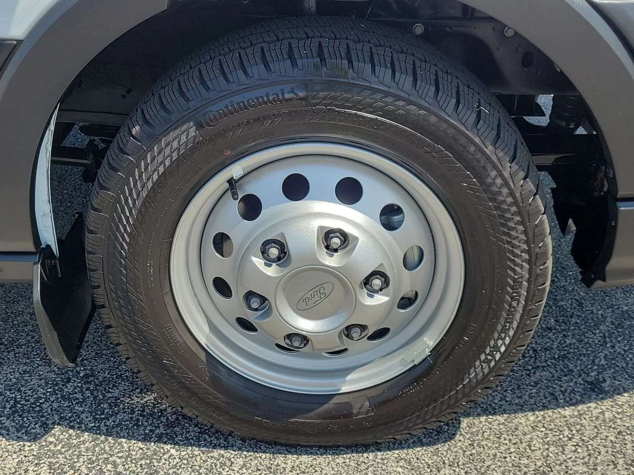 Used 2025 White Ford Base image 17