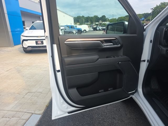 New 2026 Summit White Chevrolet LT (2FL) image 14