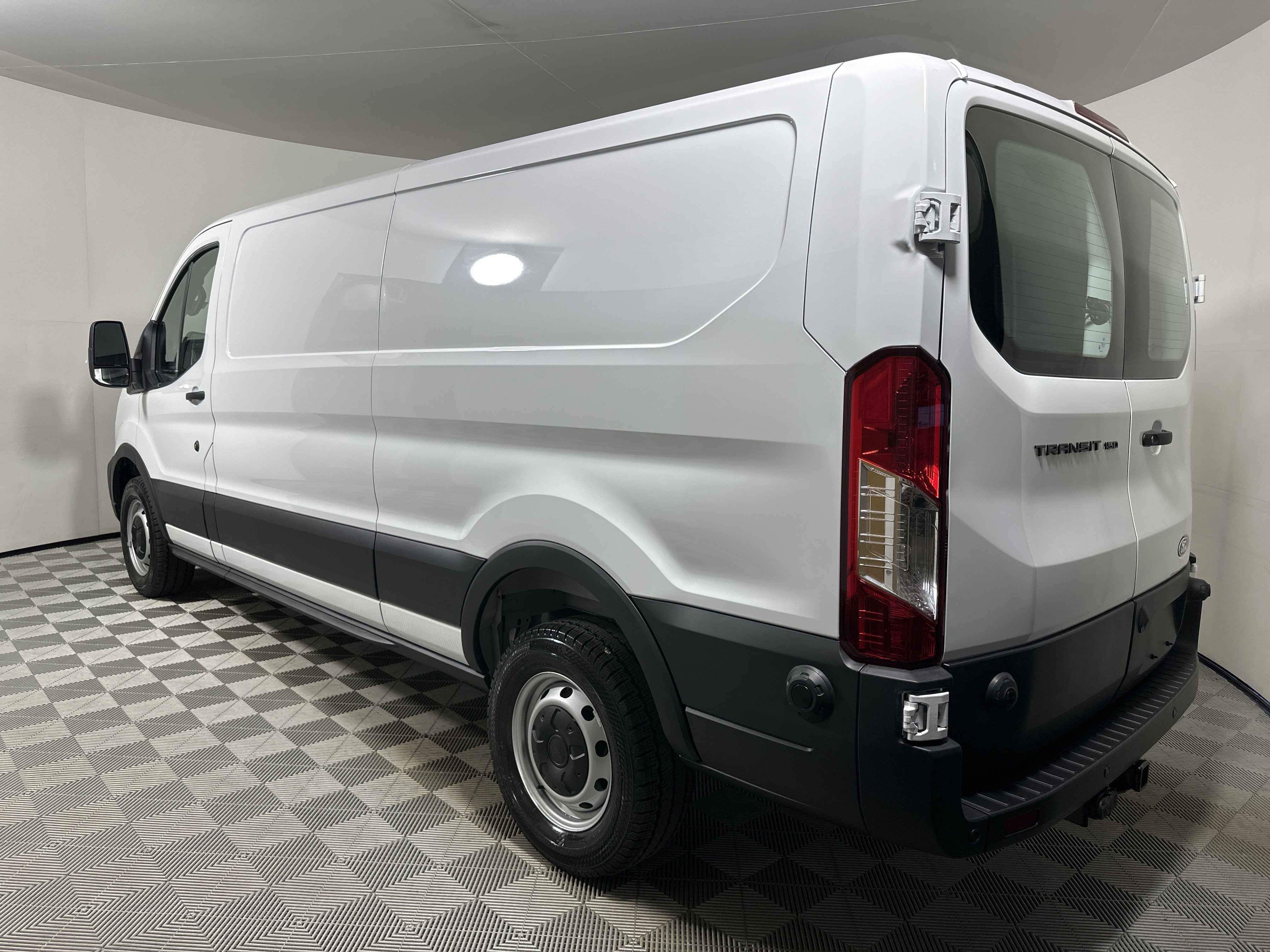 New 2026 OXFORD WHITE Ford  image 5