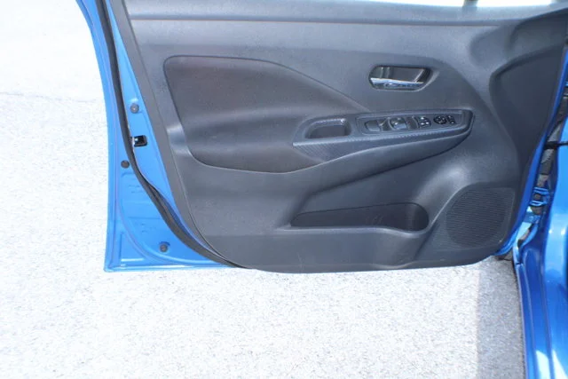 Used 2021 Electric Blue Metallic Nissan SV image 6