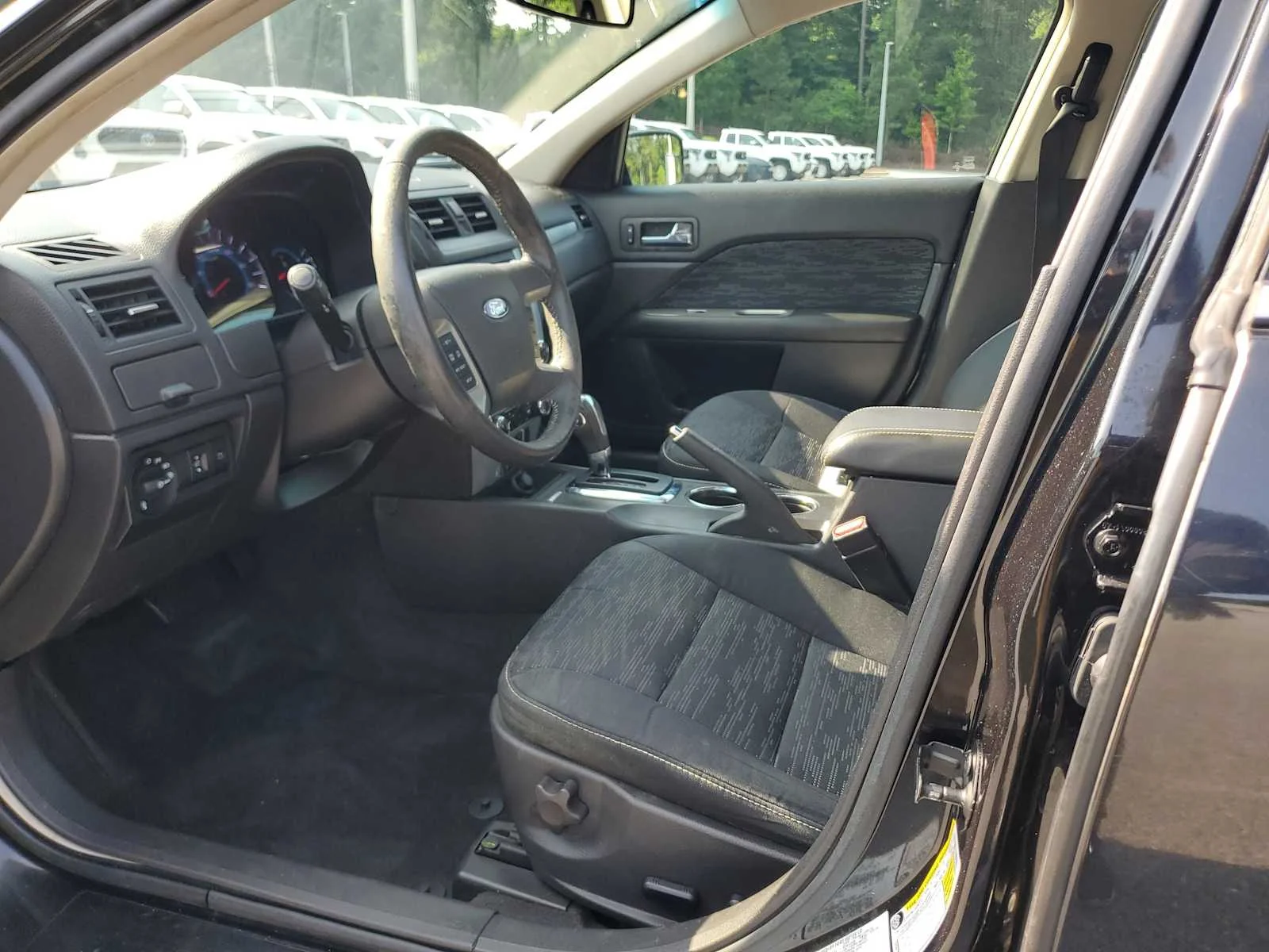 Used 2012 Tuxedo Black Metallic Ford SE image 15