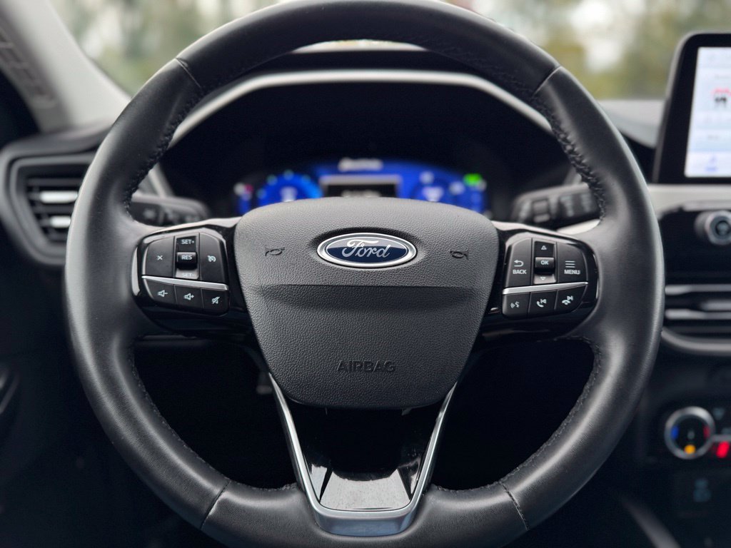 Used 2022 Black Metallic Ford SEL image 17
