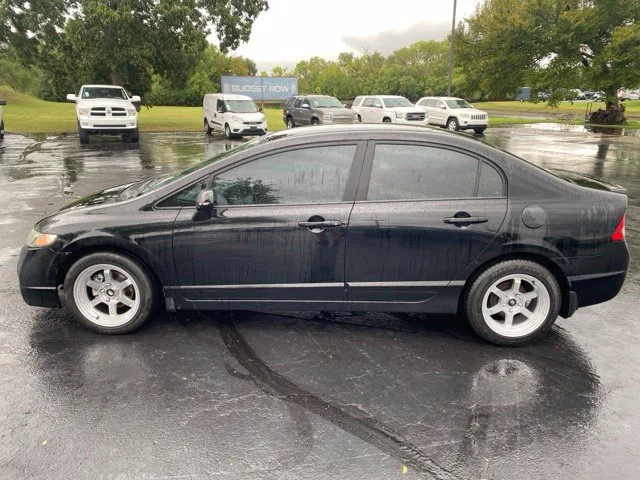 Used 2010  Honda LX-S image 4