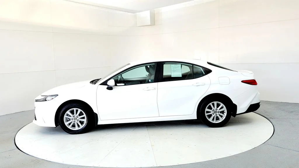 Used 2025 White Toyota LE image 3