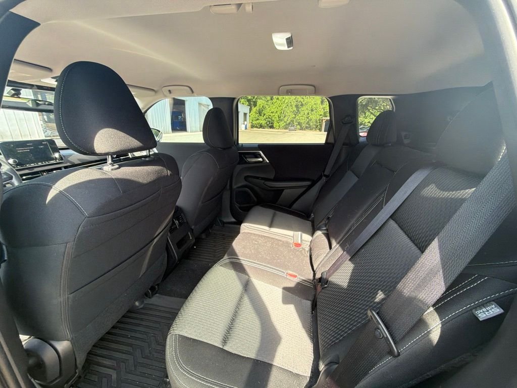 Used 2024  Mitsubishi ES image 5