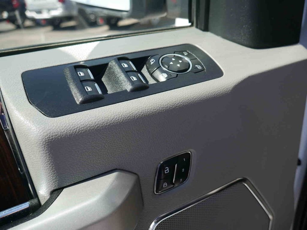 Used 2016 White Ford Lariat image 29