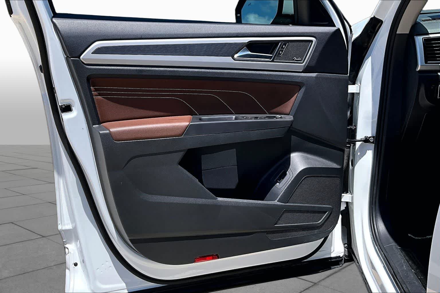 2023 Volkswagen Atlas SEL Premium R-Line - Photo 32