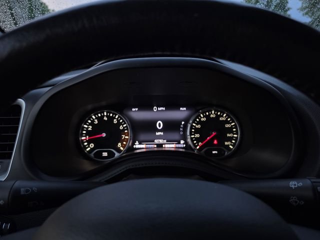 Used 2021 Crystal Metallic Jeep Latitude image 25